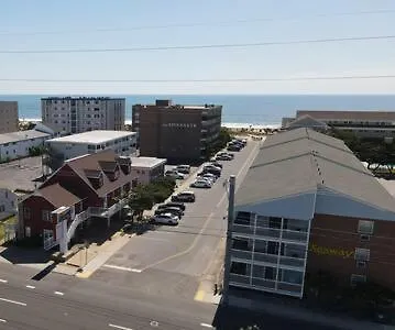 Modern 3br Ocean Block Walk To The Apartment